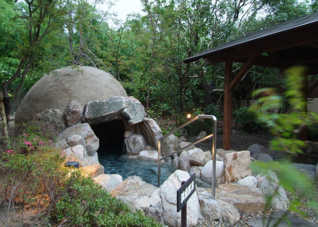 Route Inn Grantia Fukuoka Miyawaka - Wakita Onsen Bagian luar foto
