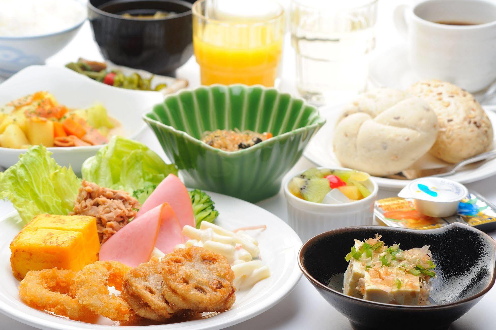 Route Inn Grantia Fukuoka Miyawaka - Wakita Onsen Bagian luar foto